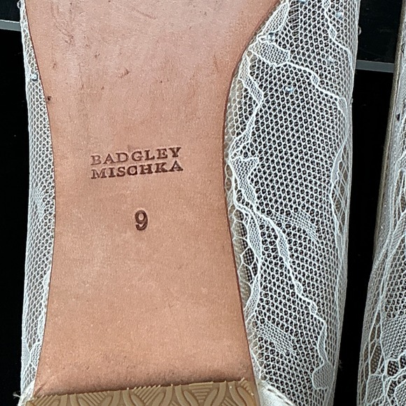 Badgley Mischka Size 9 Ivory Lace Pointed Ballet Flats Rhinestone Bow Kaitlin - Picture 3 of 12